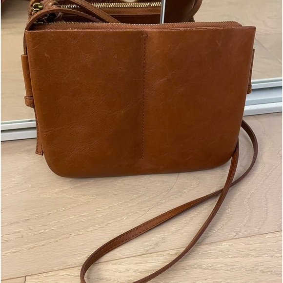 Madewell Handbags - Madewell leather slim crossbody